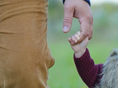 Rüyada Anneyi Dudaktan Öpmek