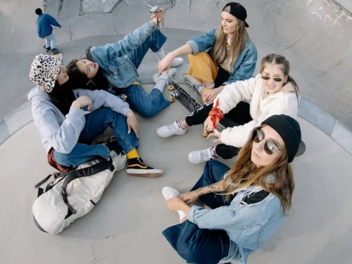 Rüyada Aslandan Kaçmak Saklanmak